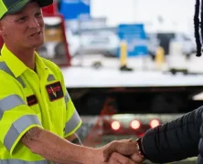 How Towing Services Lafayette, LA Help Drivers Through Unexpected Breakdowns